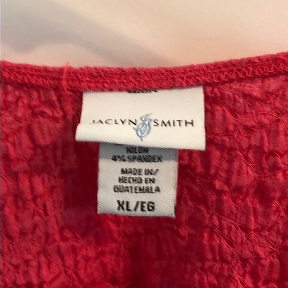 Textured top - Picture 2 of 3